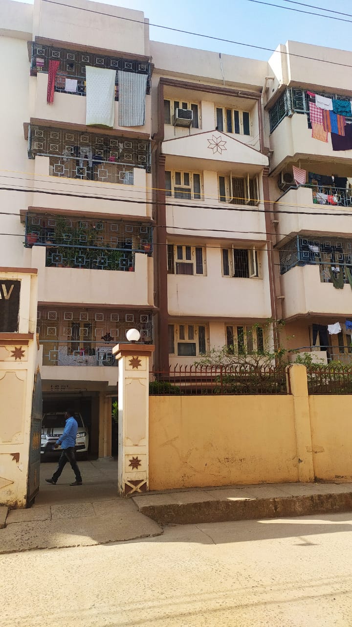 2 BHK Apartment For Sale in Bomikhal