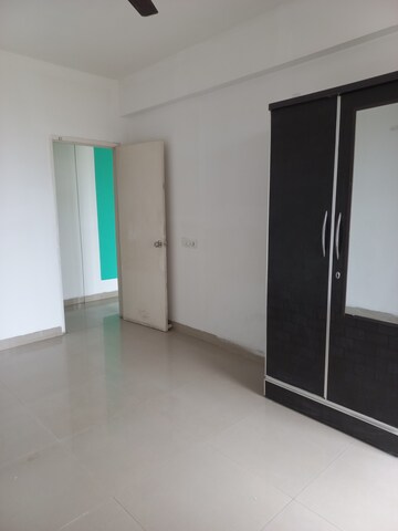 Furnished Amenities in 3 BHK Apartment at Puri Pratham, Sector 84 – for Rent