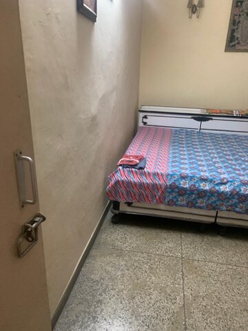 Master Bedroom in 3 BHK Builder Floor at Chittaranjan Park – for Sale