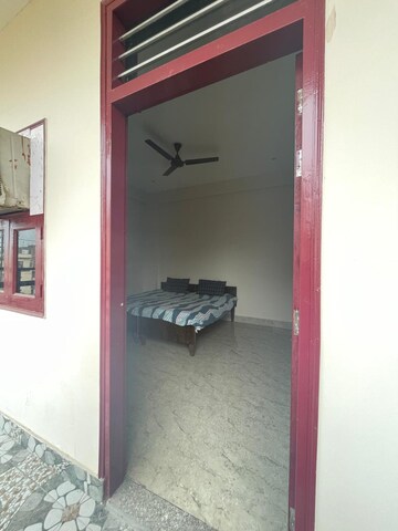 Room in 6+ BHK Independent House at Dlf Phase I – for Sale