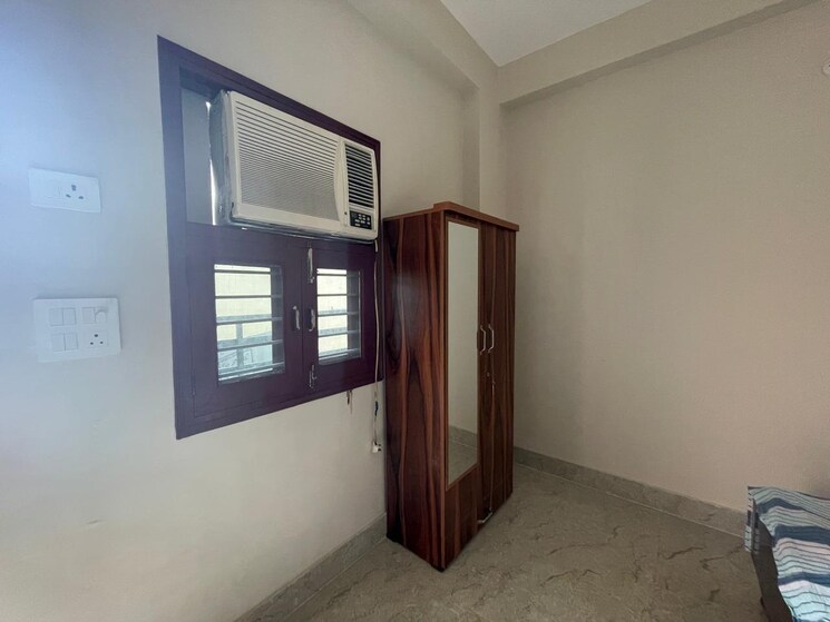 Room, dlf phase i 6+ Bedroom 500 Sq.Yd. Independent House In Dlf Phase I Gurgaon 8828264