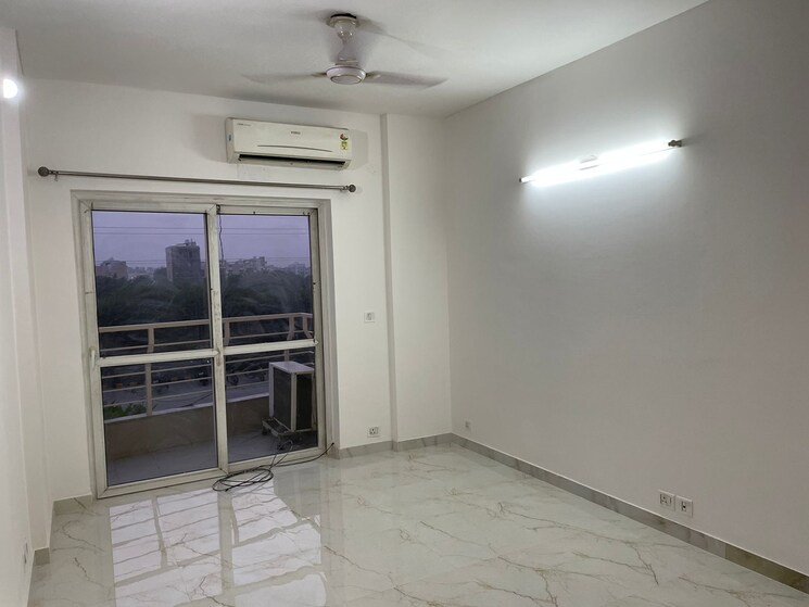 Room, bptp-the-resort 2 Bedroom 892 Sq.Ft. Apartment In Sector 75 Faridabad 8828269