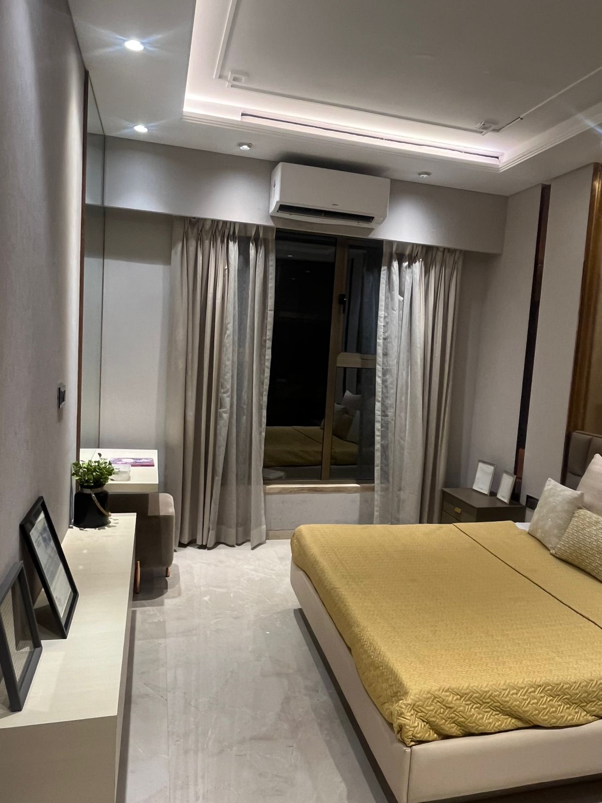 3 BHK + Servant Room 1602 Sq.Ft. Apartment in Rustomjee Balmoral