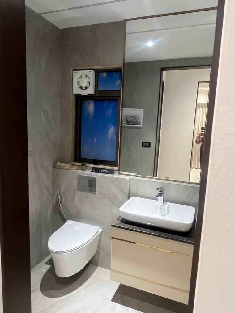 Bathroom, rustomjee-balmoral 3 Bedroom 1602 Sq.Ft. Apartment In Chembur Mumbai 8828307