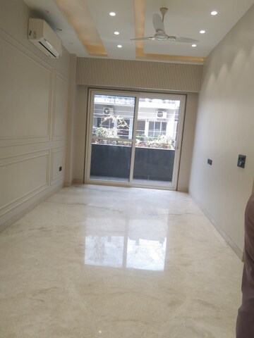 Room in 3 BHK Builder Floor at Chittaranjan Park – for Sale