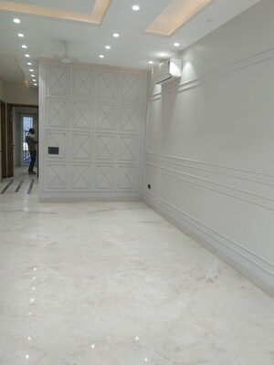 Room in 3 BHK Builder Floor at Chittaranjan Park – for Sale