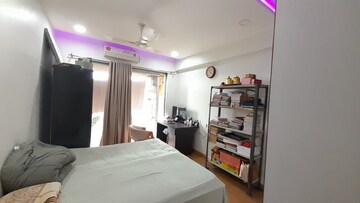 Bedroom in 4 BHK Apartment at Shankar Nagar – for Rent