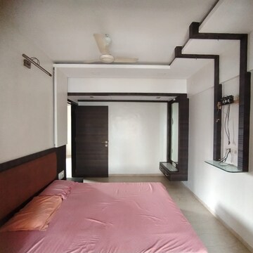 Room in 1 BHK Apartment at Ratnamani Tower, Lokmanya Tilak Colony – for Rent
