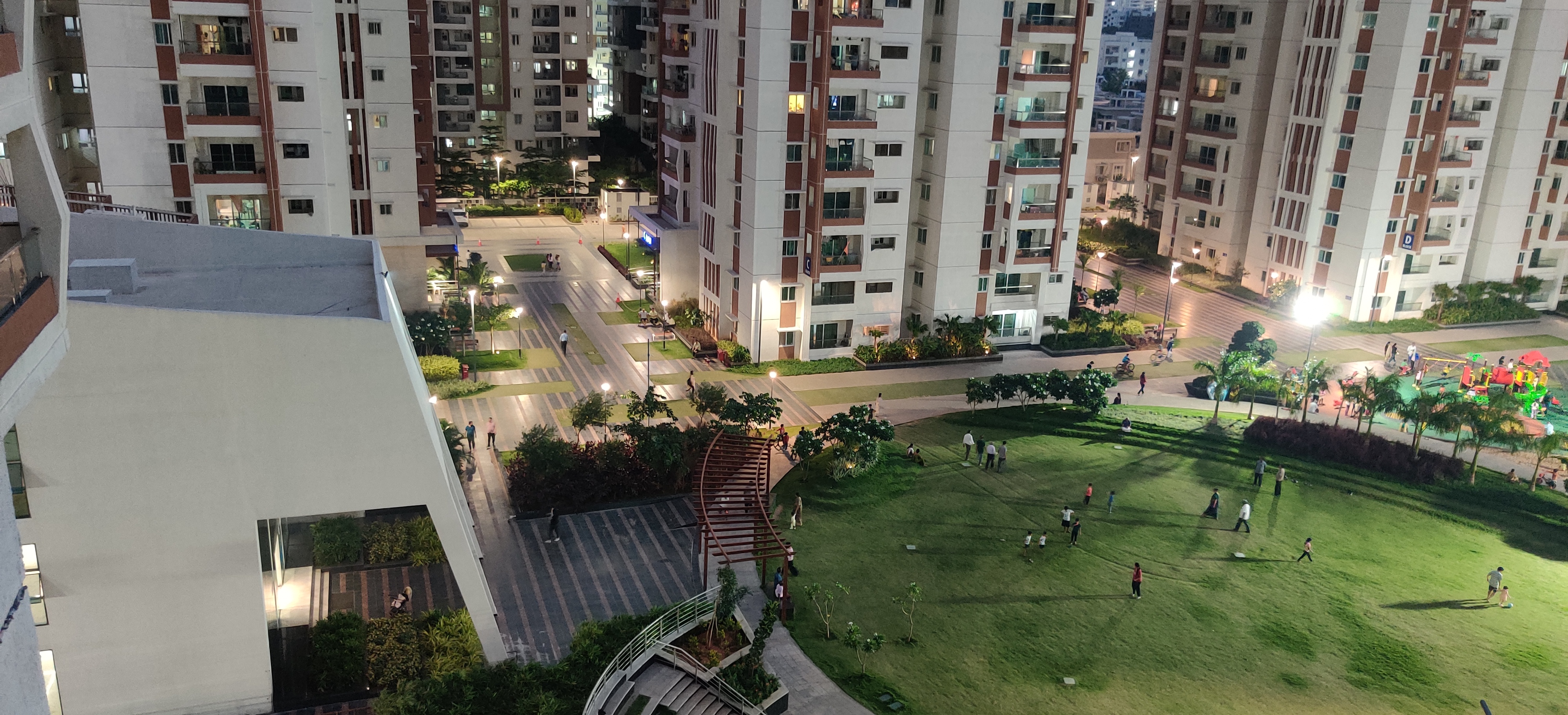 3 BHK + Pooja Room 1999 Sq.Ft. Apartment in Aparna Sarovar Grande