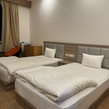 Bedroom in  Pg at Dlf City Phase 3 – for Rent