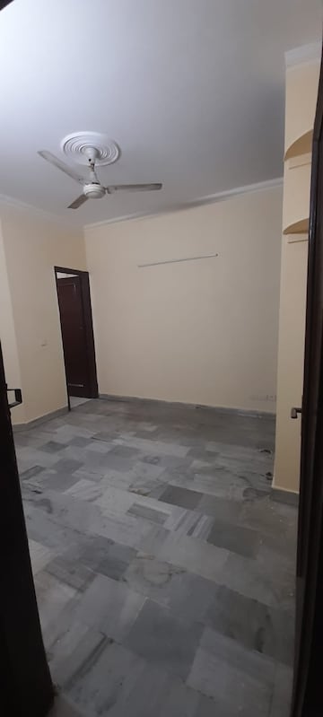Room in 2 BHK Builder Floor at Chittaranjan Park – for Sale