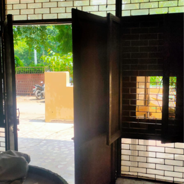 Living Room in 2 BHK Builder Floor at Ashoka Enclave Faridabad, Ashoka Enclave – for Rent