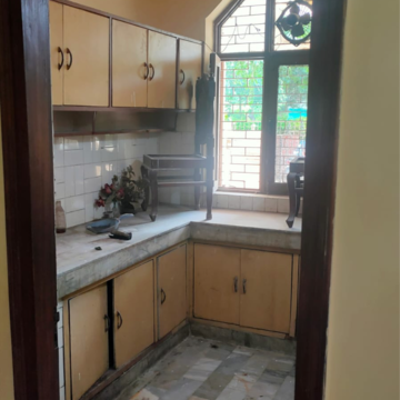 Kitchen in 2 BHK Builder Floor at Ashoka Enclave Faridabad, Ashoka Enclave – for Rent