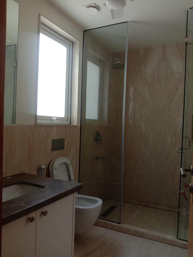 Bathroom, veera-safdarjung-enclave 4 Bedroom 7200 Sq.Ft. Apartment In Safdarjung Enclave Delhi 8828433