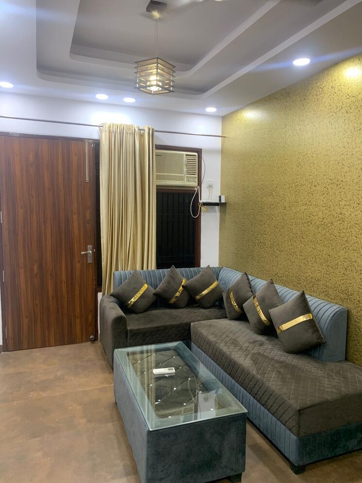 Living Room, tagore garden 2 Bedroom 120 Sq.Yd. Builder Floor In Tagore Garden Delhi 8828453