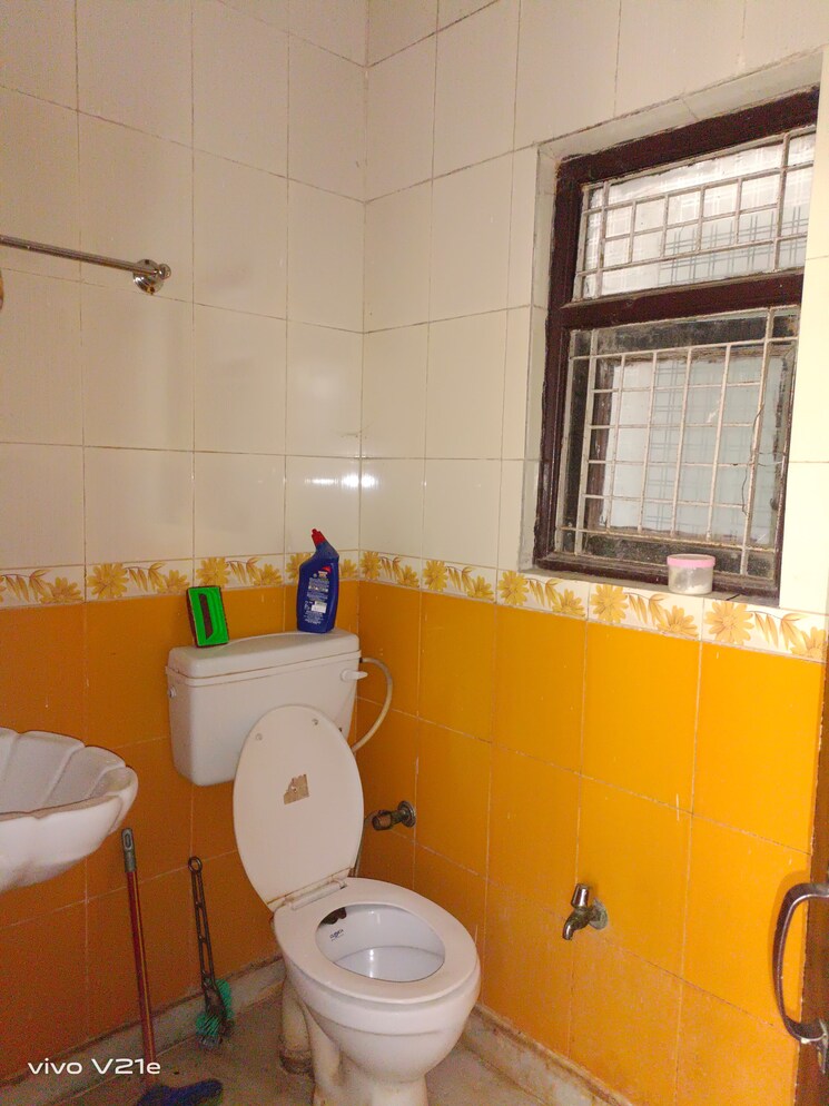 Bathroom, mahavir enclave 1 2 Bedroom 740 Sq.Ft. Builder Floor In Mahavir Enclave 1 Delhi 8828475