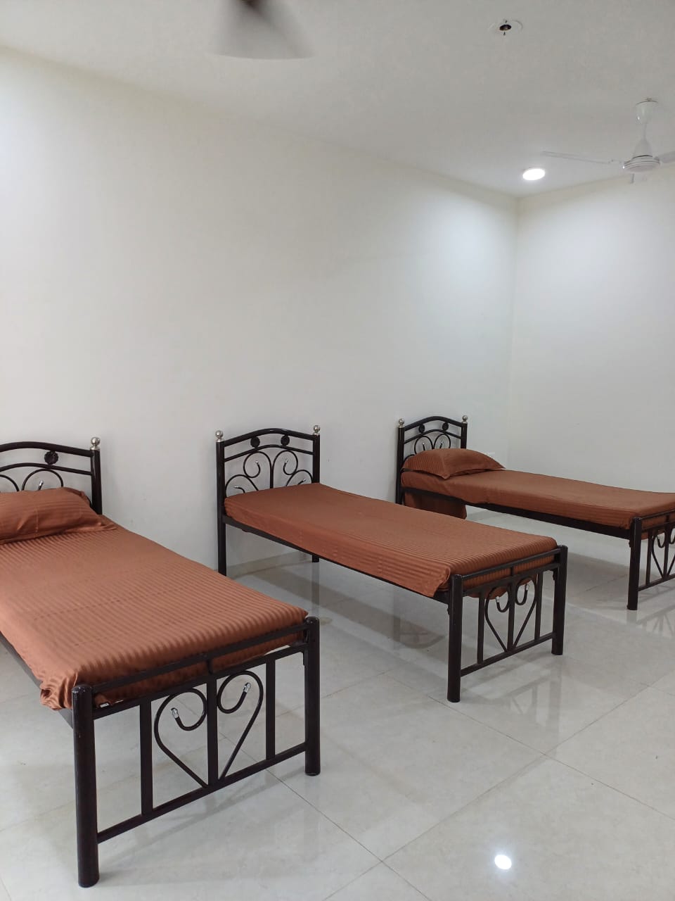 Pg For Rent in Samrat Real Estate