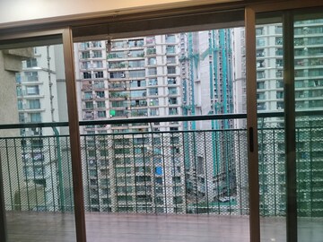 Room in 3 BHK Apartment at Neelkanth Greens, Manpada – for Rent