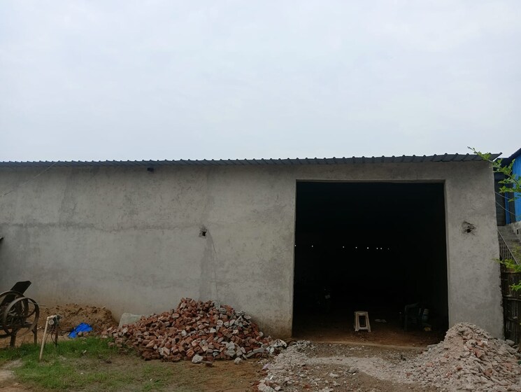 Room, sector 38 Commercial Warehouse 6000 Sq.Ft. In Sector 38 Gurgaon 8828464