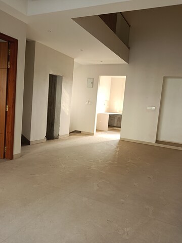 Room in 5 BHK Independent House at Kachana – for Sale