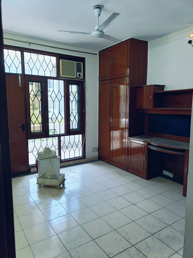 Room, ardee-city 2 Bedroom 1100 Sq.Ft. Builder Floor In Sector 52 Gurgaon 8828473