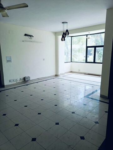 Room in 2 BHK Builder Floor at Ardee City, Sector 52 – for Sale