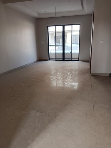 Room in 5 BHK Independent House at Kachana – for Sale