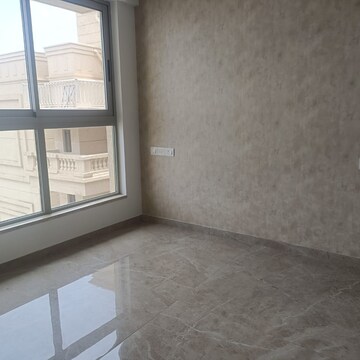 Room in 1 BHK Apartment at Hiranandani Regent Hill, Powai – for Rent