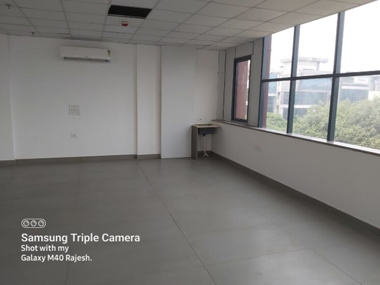 Kitchen, sector 63 Commercial Office Space 1700 Sq.Ft. In Sector 63 Noida 8828463