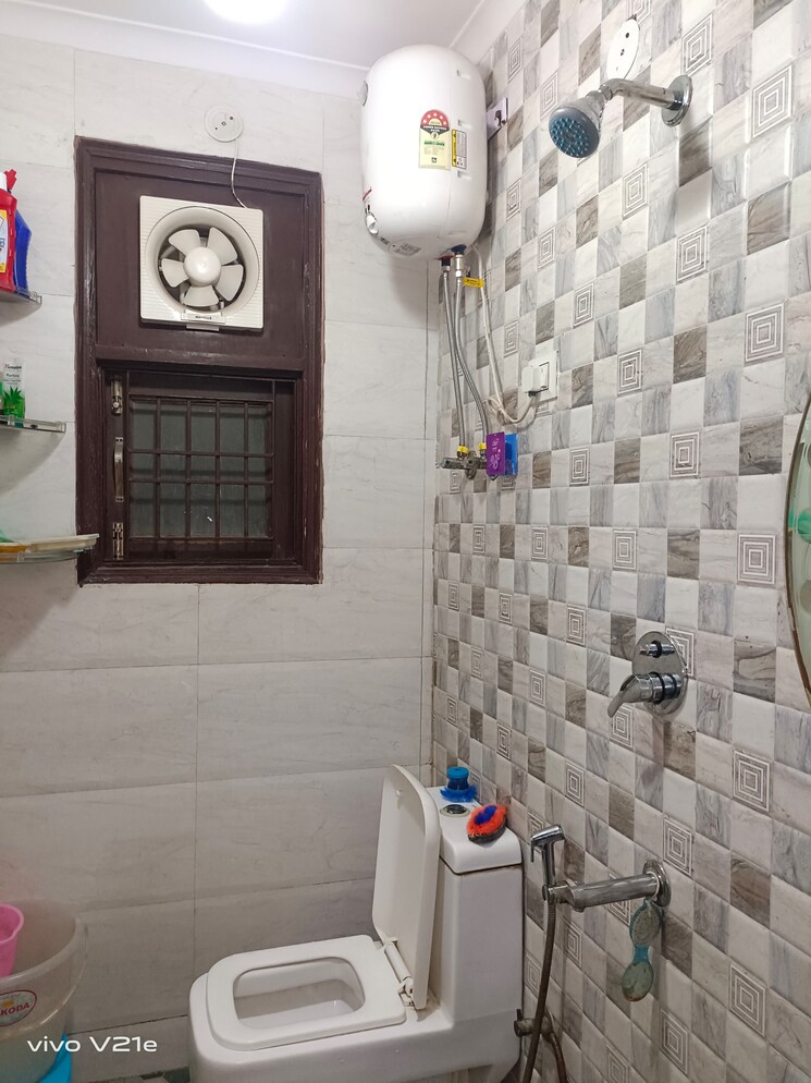 Bathroom, mahavir enclave 1 2 Bedroom 750 Sq.Ft. Builder Floor In Mahavir Enclave 1 Delhi 8828522