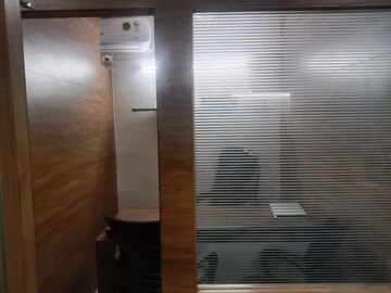 Room in  Office Space at Ellis Bridge – for Rent