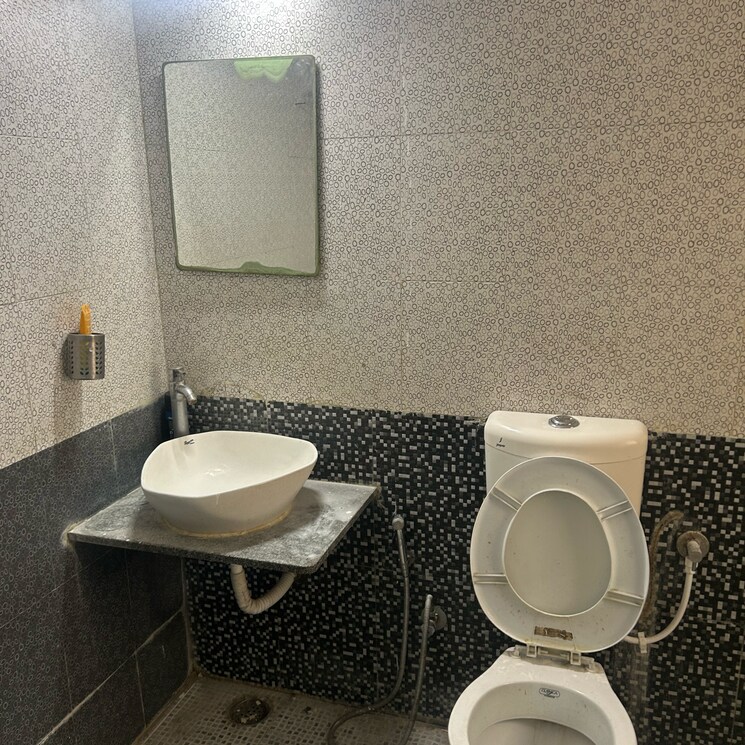 Bathroom, g-k-dwarka-queens-park 3 Bedroom 1350 Sq.Ft. Apartment In Roseland Residency Pune 8828599