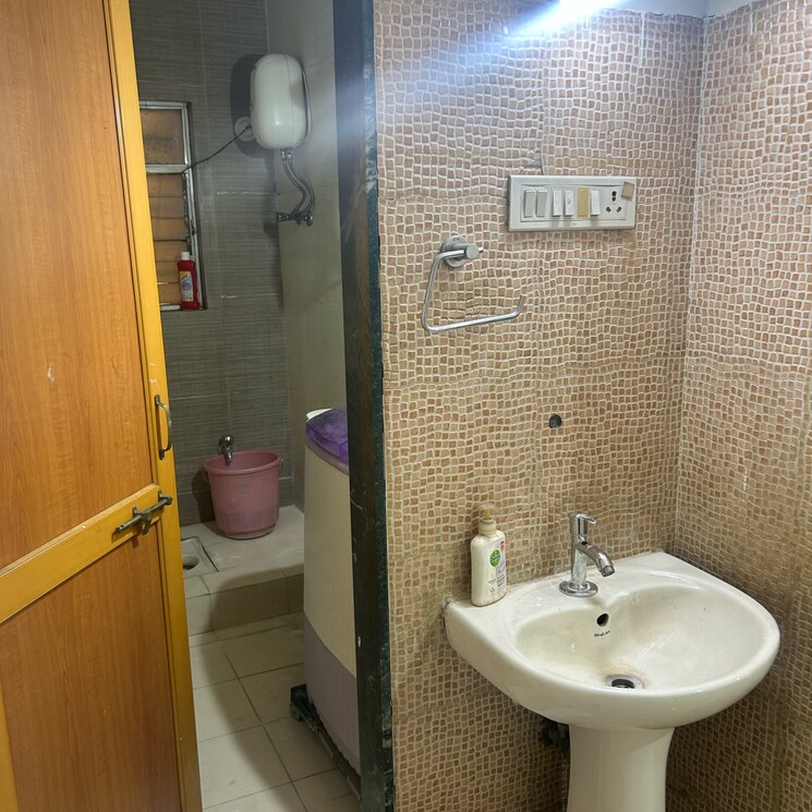 Bathroom, g-k-dwarka-queens-park 3 Bedroom 1350 Sq.Ft. Apartment In Roseland Residency Pune 8828599