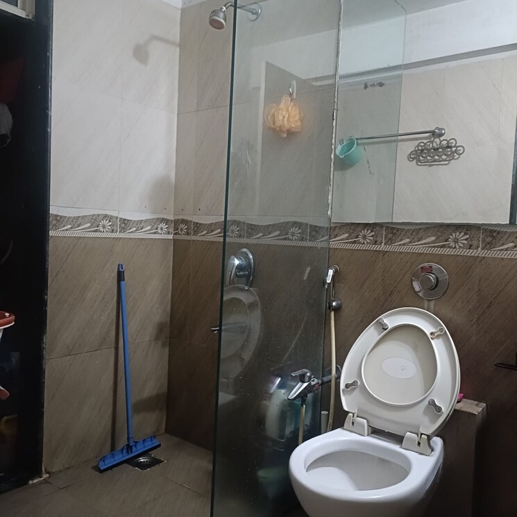 Bathroom, zinnia-chs 2.5 Bedroom 900 Sq.Ft. Apartment In Powai Mumbai 8828620