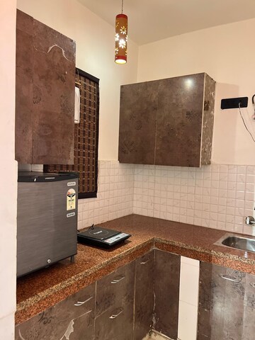 Furnished Amenities in 2 BHK Builder Floor at Freedom Fighters Enclave – for Rent