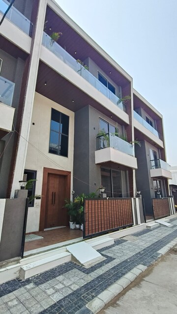4 BHK Villa – Exterior View View at Kanadia Road - for Sale