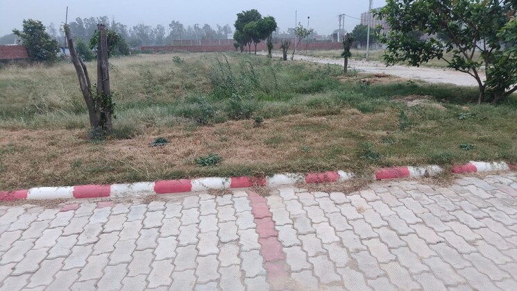 undefined, badarpur  909 Sq.Ft. Plot In Badarpur Delhi 8828684