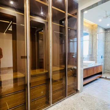 Building Lobby in 4 BHK Builder Floor at Sushant Lok 2, Sector 56 – for Sale