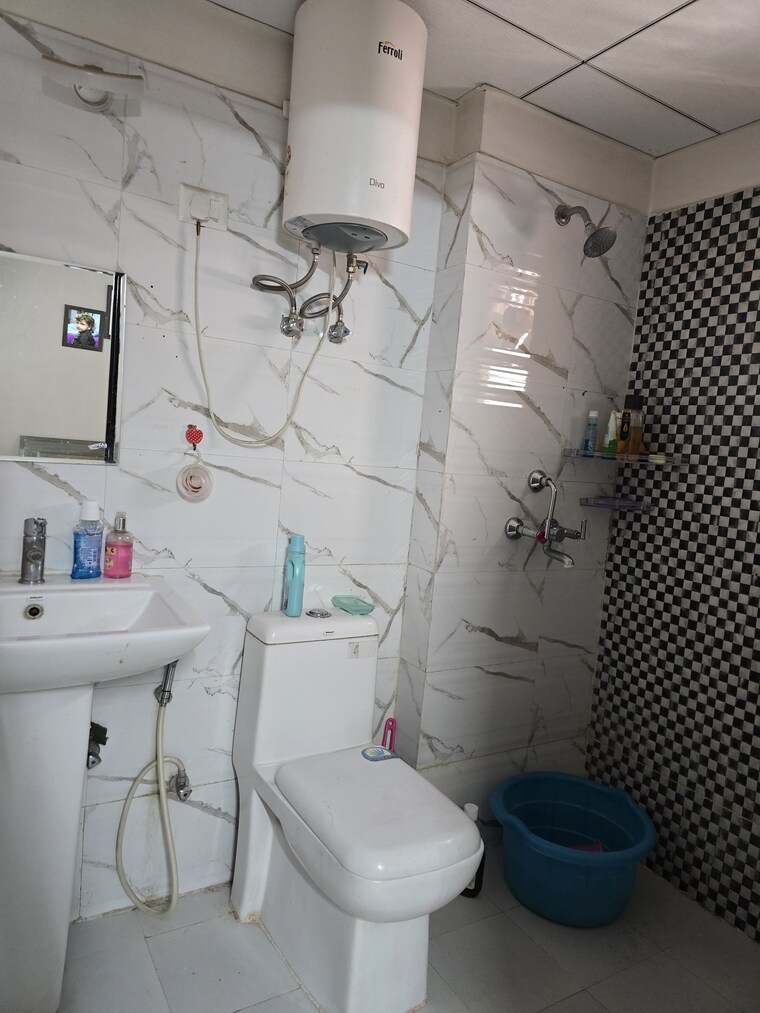 Bathroom, emenox-la-solara 3 Bedroom 1365 Sq.Ft. Apartment In Sector 16 Greater Noida Greater Noida 8828771