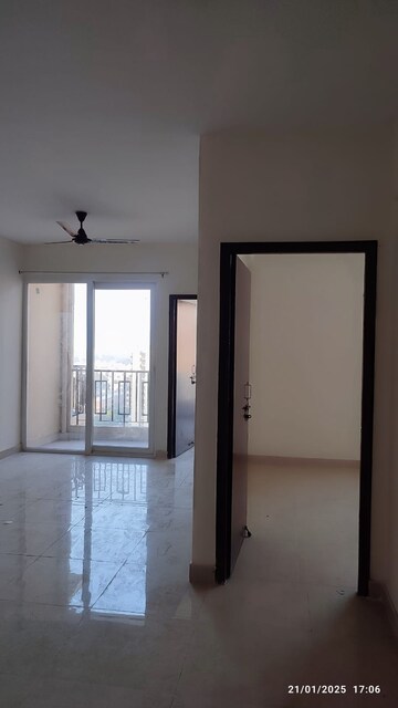 Room in 3 BHK Apartment at Signature Orchard Avenue 2, Sector 93 – for Sale