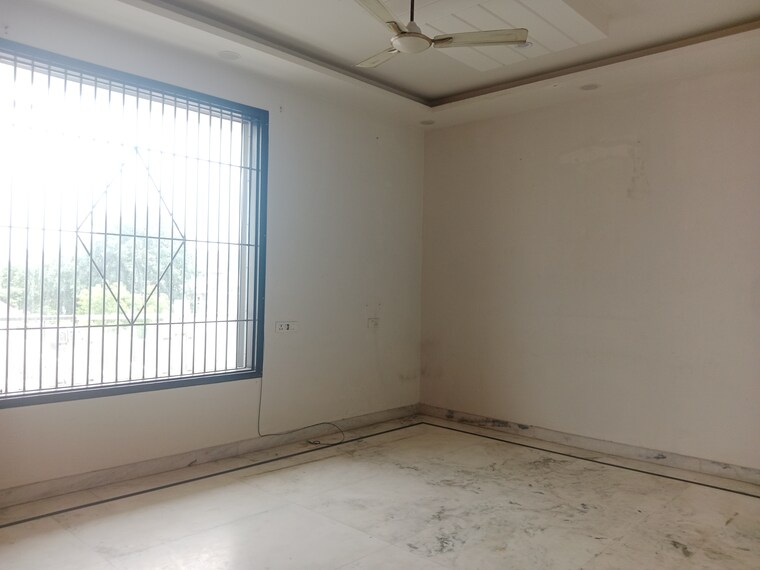Room, sector 37 4 Bedroom 2250 Sq.Ft. Builder Floor In Sector 37 Faridabad 8828818