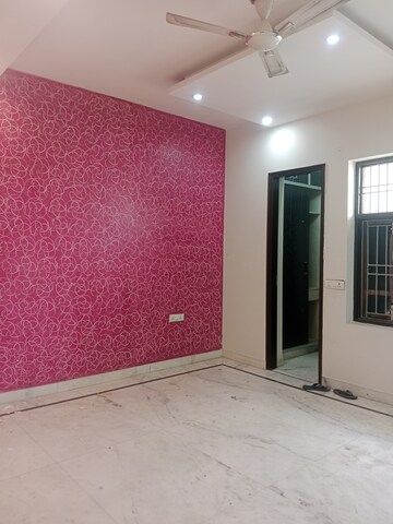 Room in 4 BHK Builder Floor at Sector 37 – for Sale