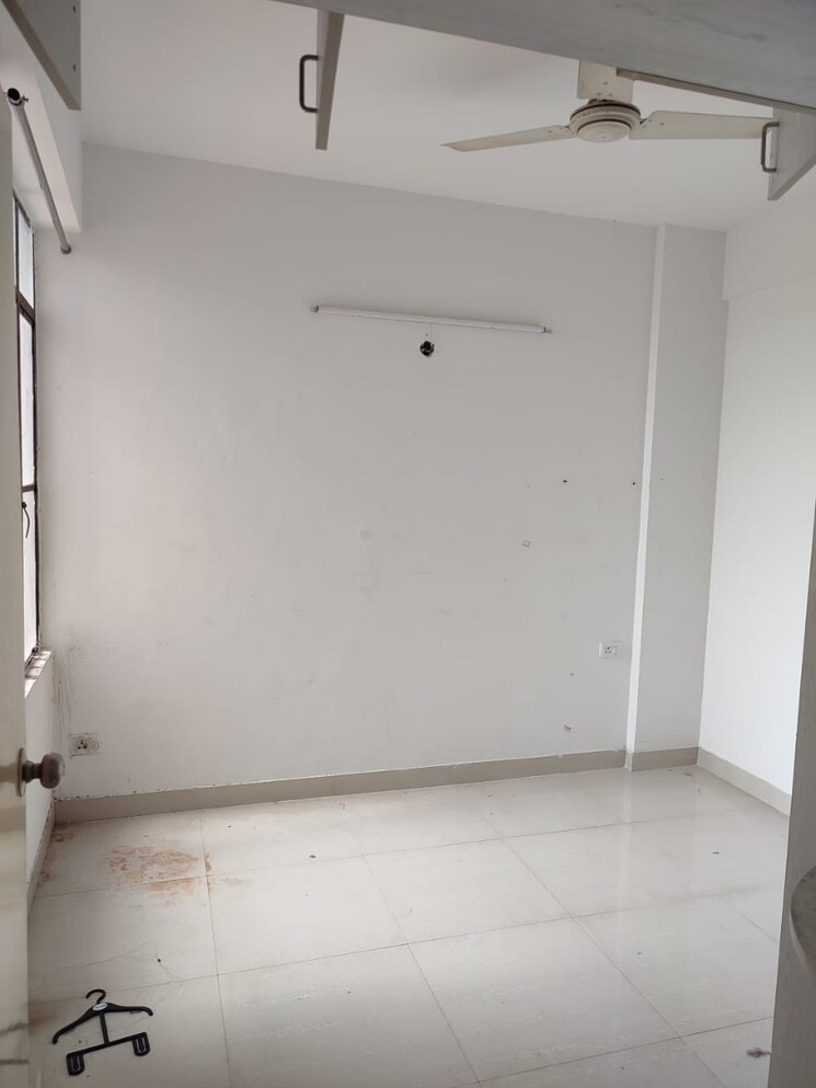 Room, signature-global-synera 2 Bedroom 598 Sq.Ft. Apartment In Sector 81 Gurgaon 8828815