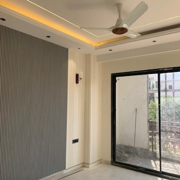 Building Lobby in 4 BHK Builder Floor at Ansal API Versalia, Sector 67a – for Sale