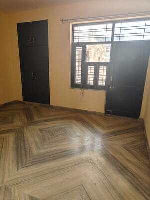 Room in 3 BHK Builder Floor at Sector 37 – for Sale