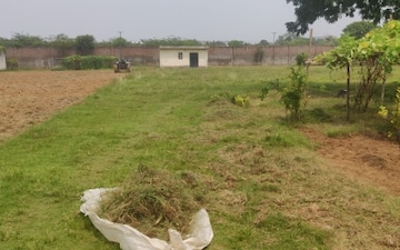 Plot For Sale in Sector 27