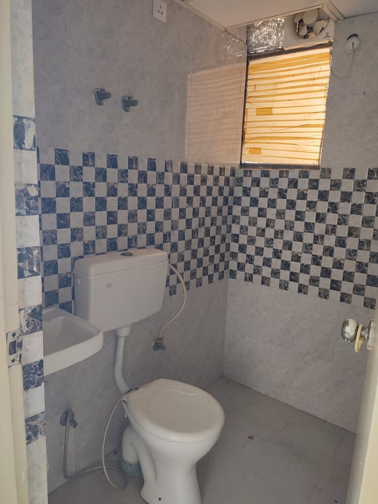 Bathroom, signature-global-synera 1 Bedroom 432 Sq.Ft. Apartment In Sector 81 Gurgaon 8828887