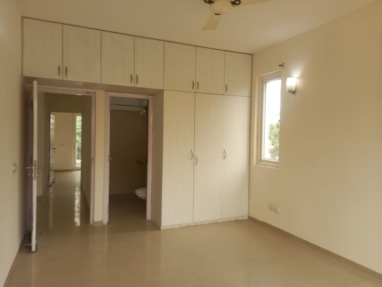 Room, emaar-mgf-emerald-hills 4 Bedroom 360 Sq.Yd. Apartment In Sector 65 Gurgaon 8828850