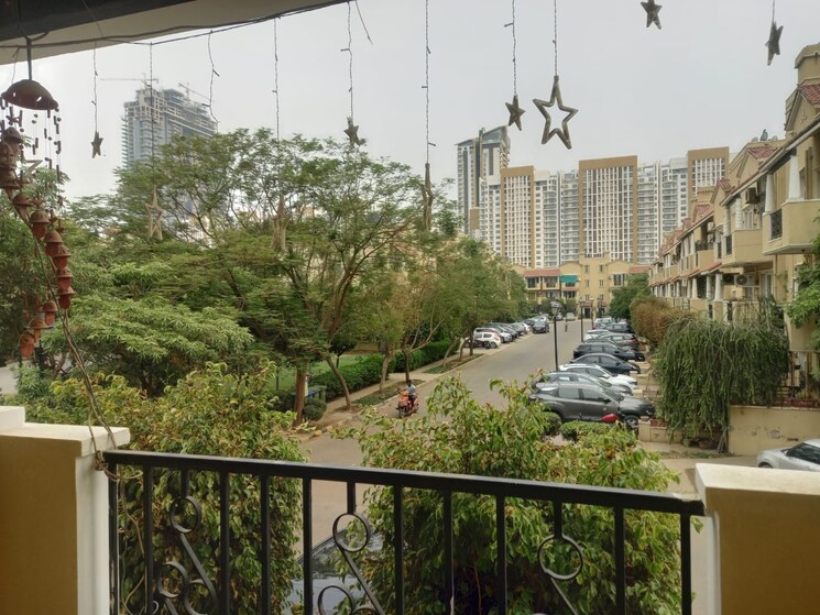 Balcony, emaar-mgf-emerald-hills 4 Bedroom 360 Sq.Yd. Apartment In Sector 65 Gurgaon 8828850