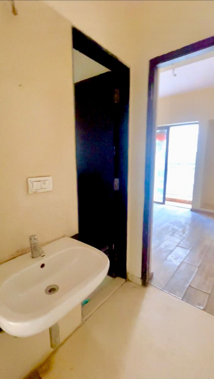 Bathroom, lodha-casa-essenza 1 Bedroom 585 Sq.Ft. Apartment In Dahisar East Mumbai 8828651